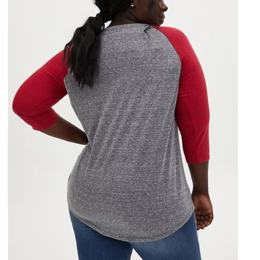 TORRID NWT ALL I WANT FOR X-MAS RED & HEATHERED GREY TRIBLEND RAGLAN TEE